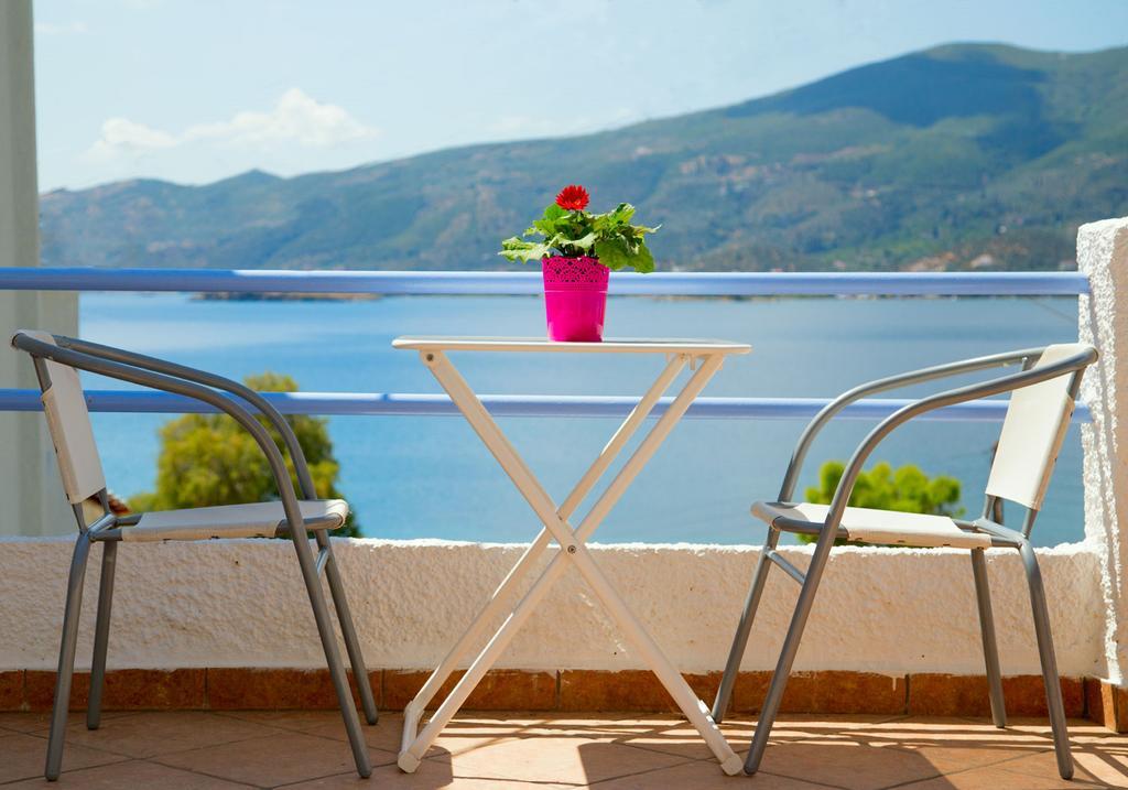 Theodora Rooms Poros Town Eksteriør billede
