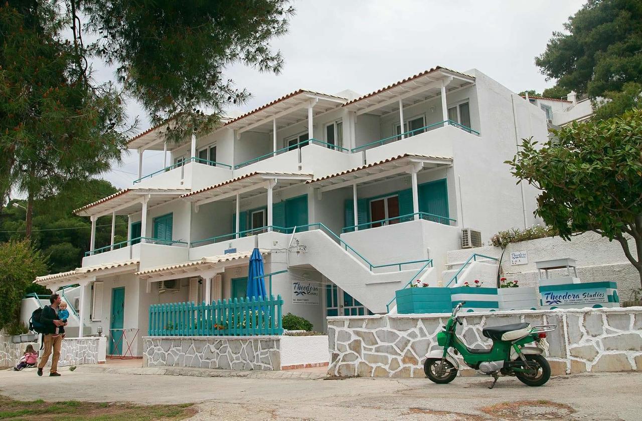 Theodora Rooms Poros Town Eksteriør billede