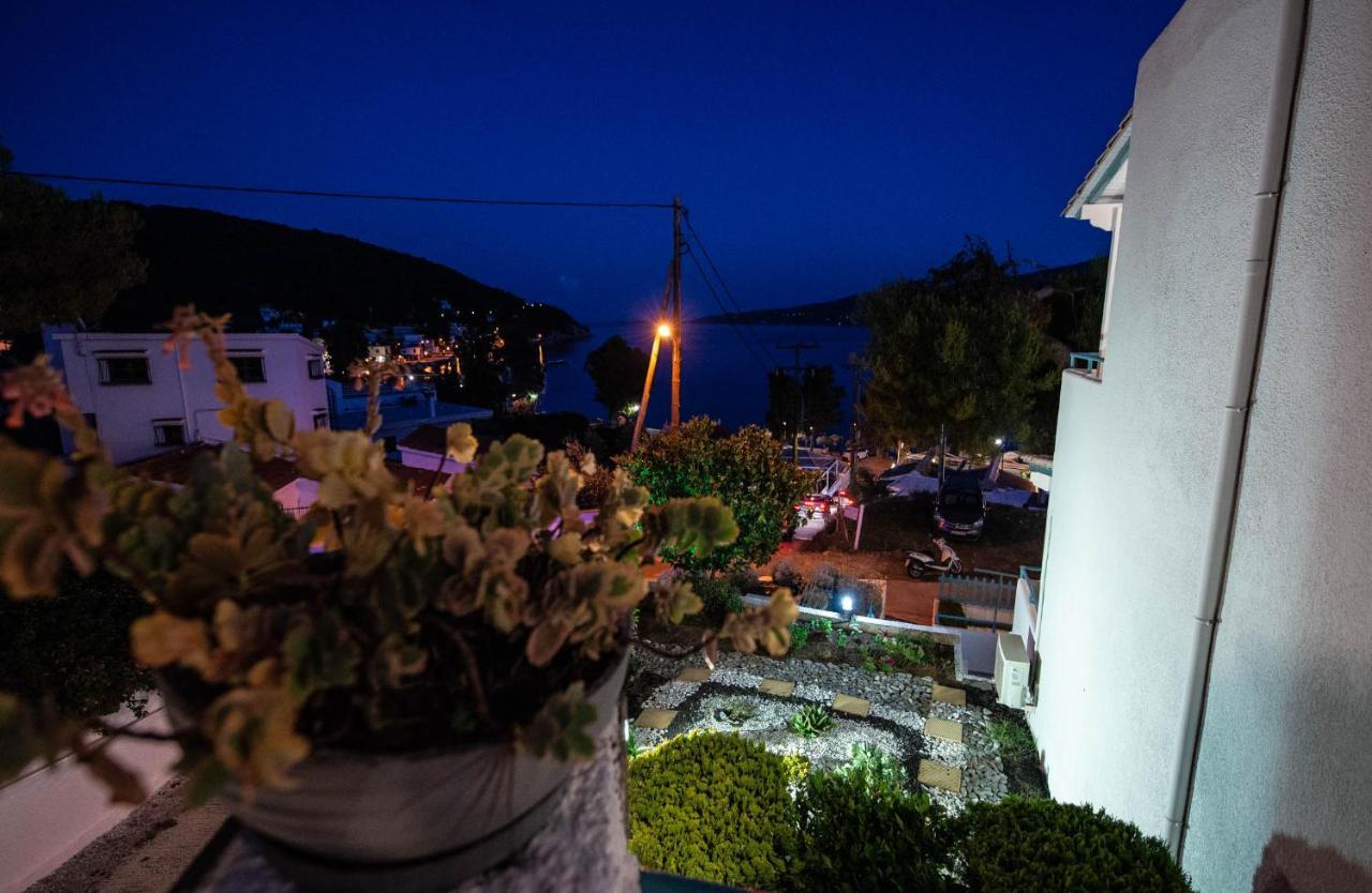Theodora Rooms Poros Town Eksteriør billede