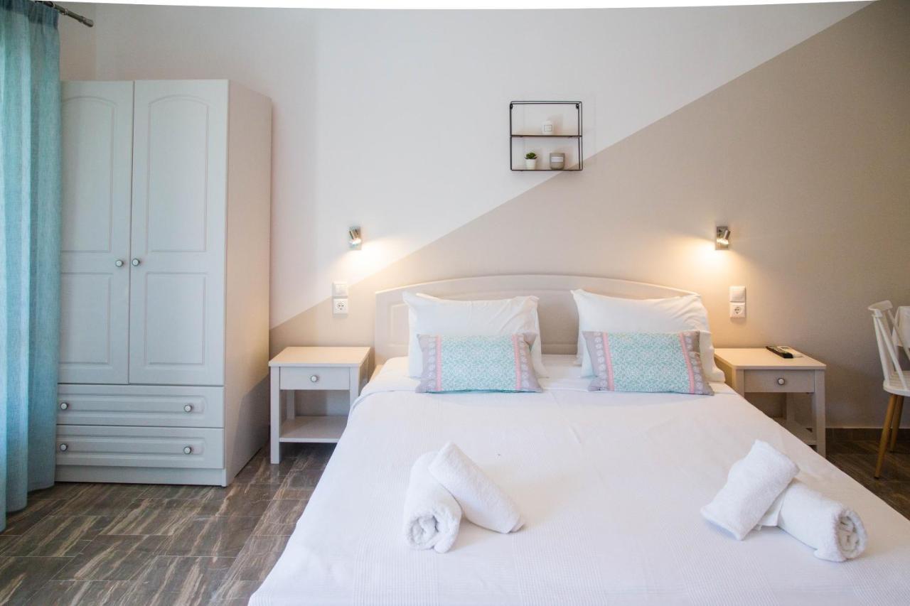 Theodora Rooms Poros Town Eksteriør billede