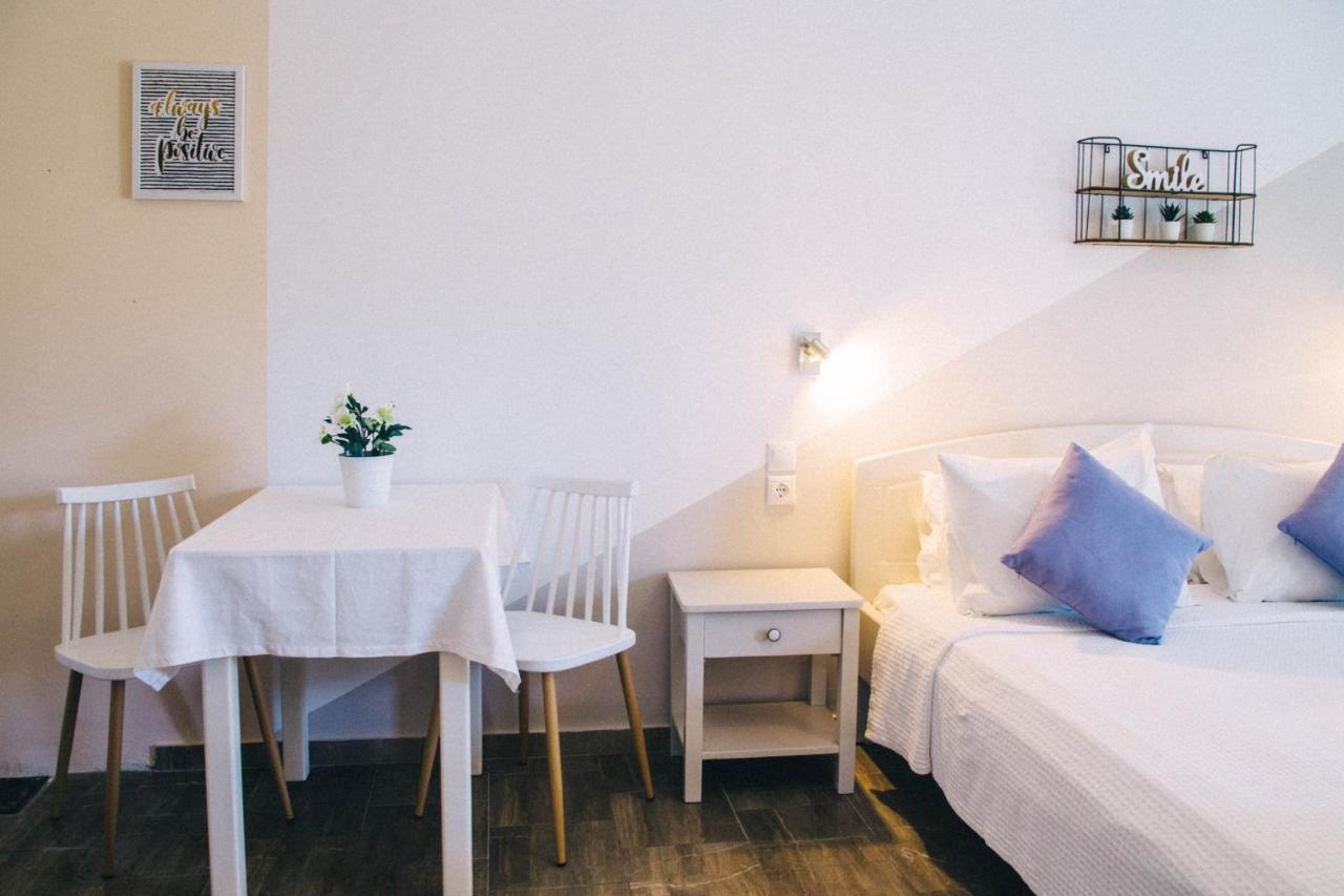 Theodora Rooms Poros Town Eksteriør billede